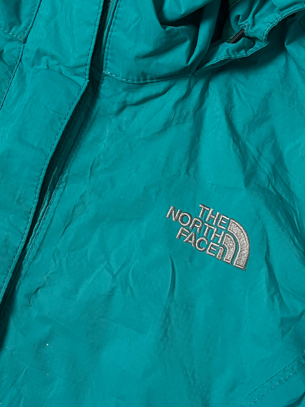 vintage North Face windbreaker {XS}