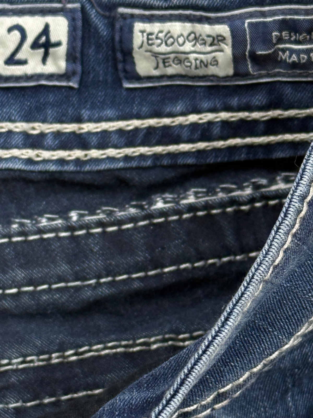 vintage Miss Me jeans {XS}