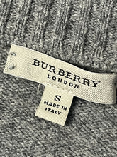 Cargar imagen en el visor de la galería, vintage Burberry sweatjacket {S}
