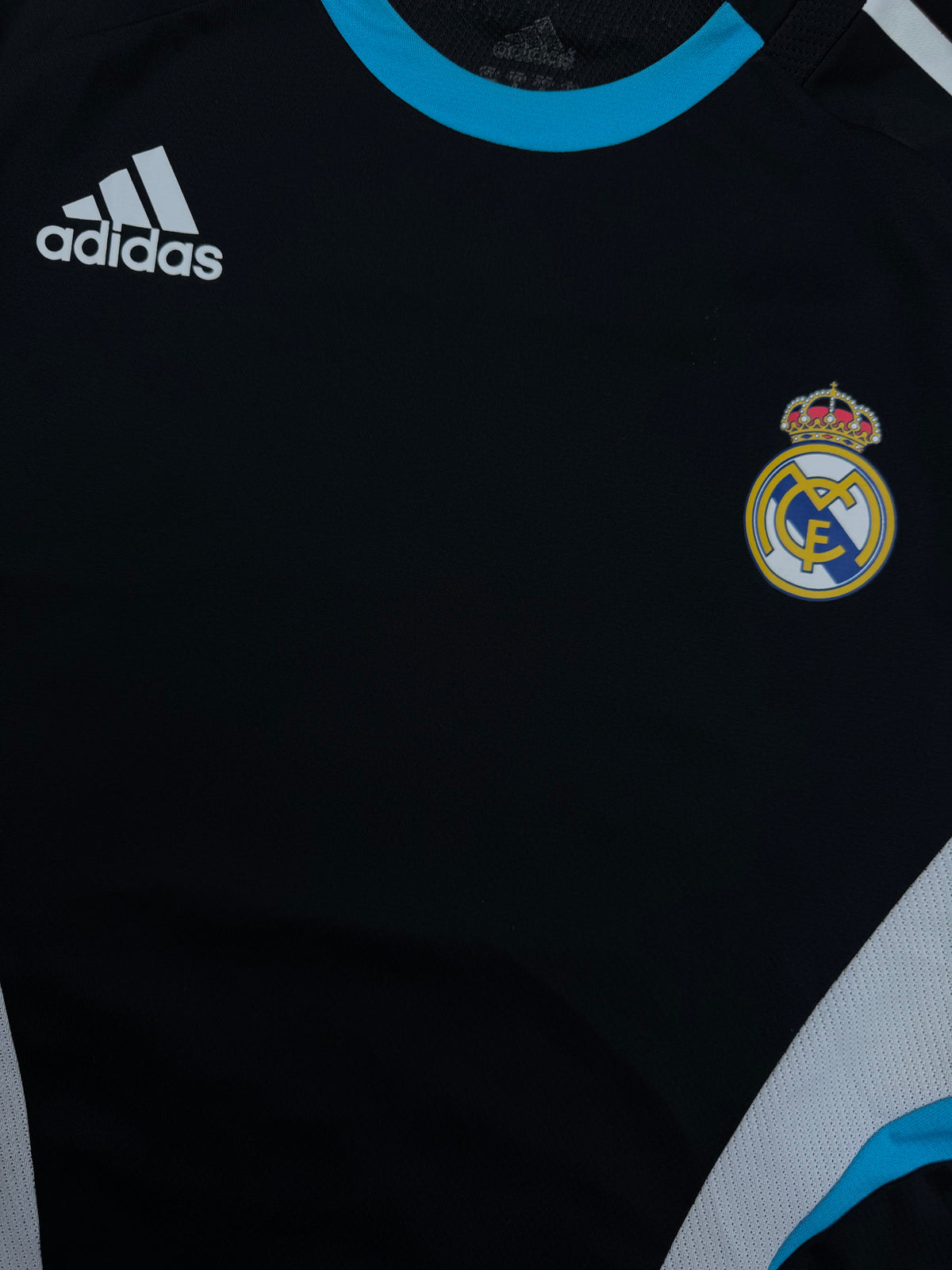 vintage Adidas Real Madrid trainingjersey {S}