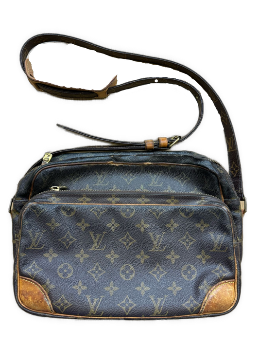 vintage Louis Vuitton slingbag