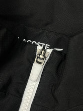 Cargar imagen en el visor de la galería, black/white Lacoste windbreaker {XS}
