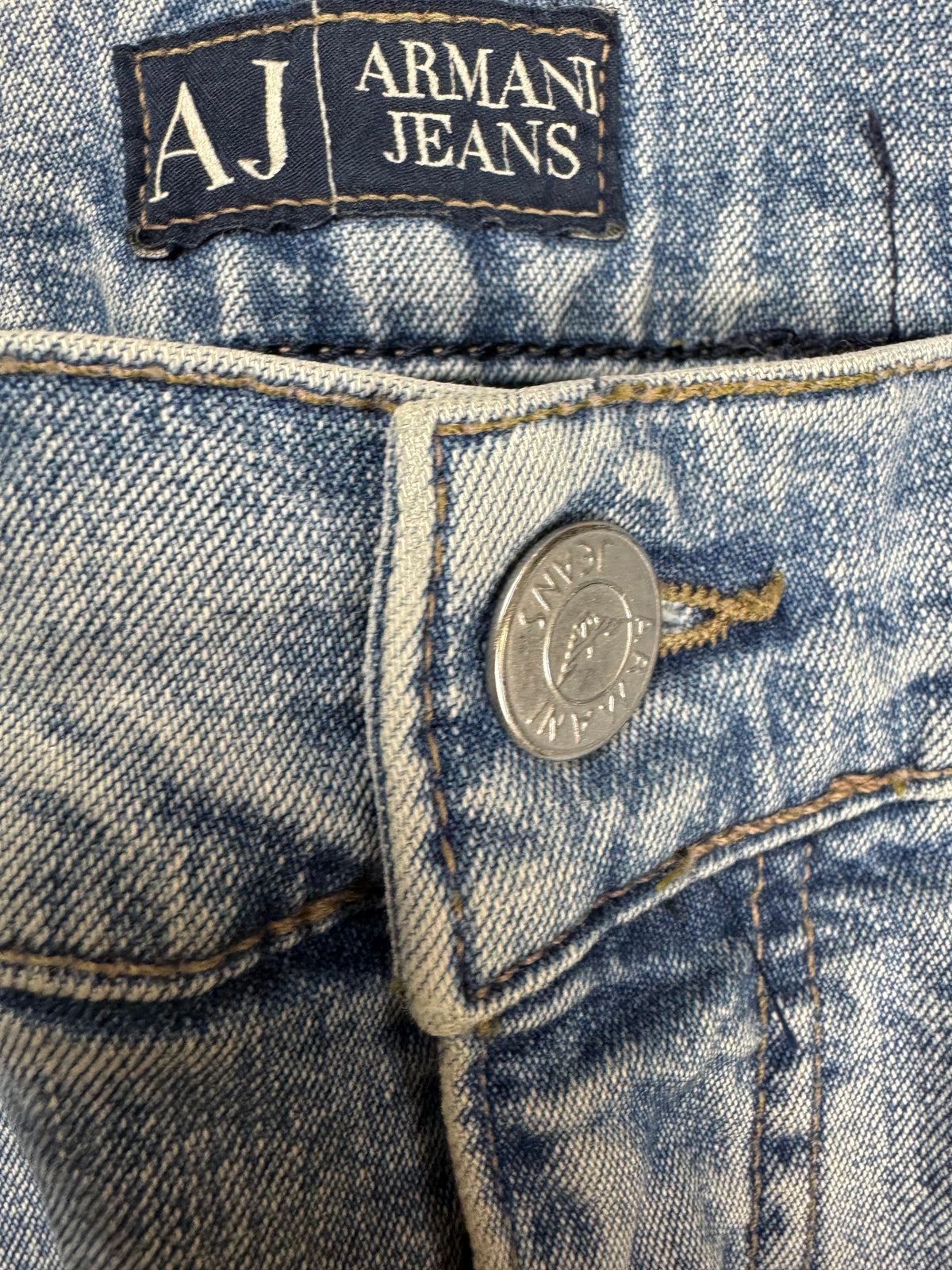 vintage Armani jeans {M}