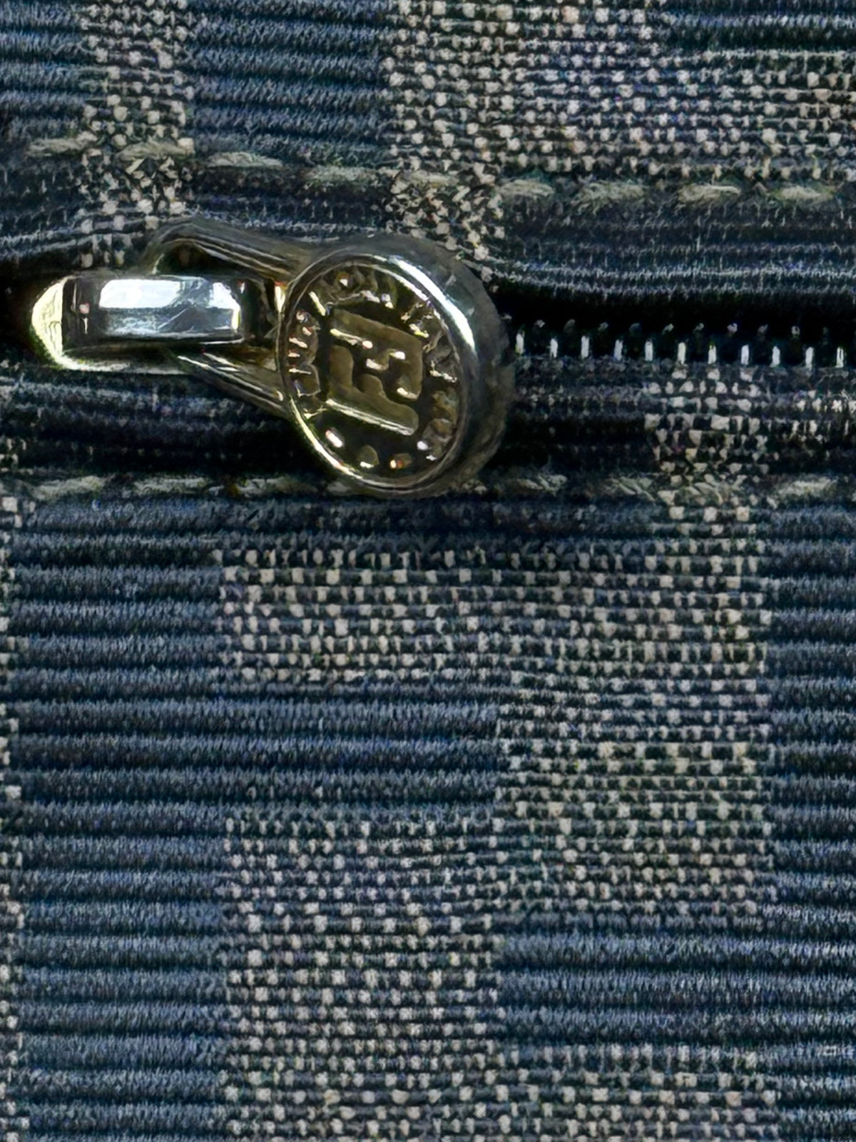 vintage Fendi slingbag