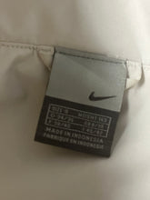 Load image into Gallery viewer, vintage white Nike windbreaker {S}

