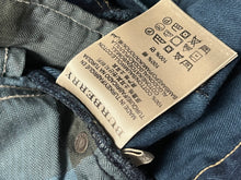 Lade das Bild in den Galerie-Viewer, vintage Burberry jeans {L}
