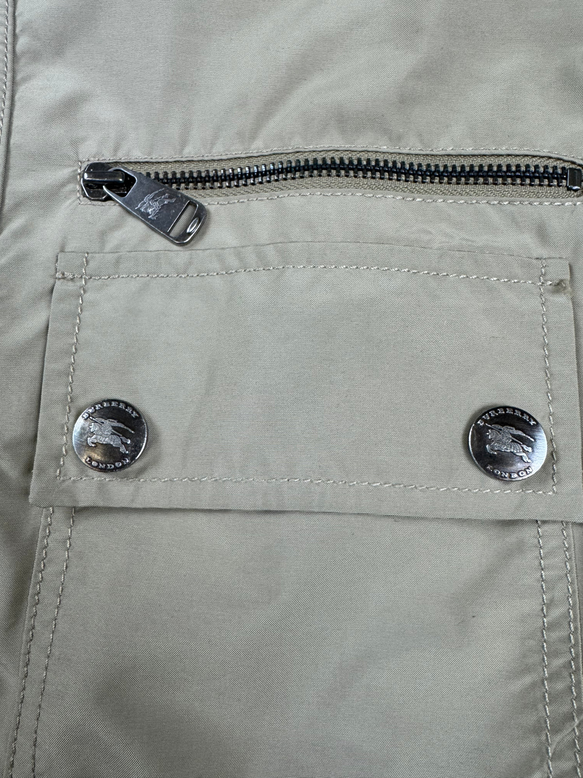 vintage Burberry windbreaker {L}