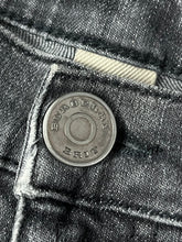 Lade das Bild in den Galerie-Viewer, vintage Burberry jeans {L}
