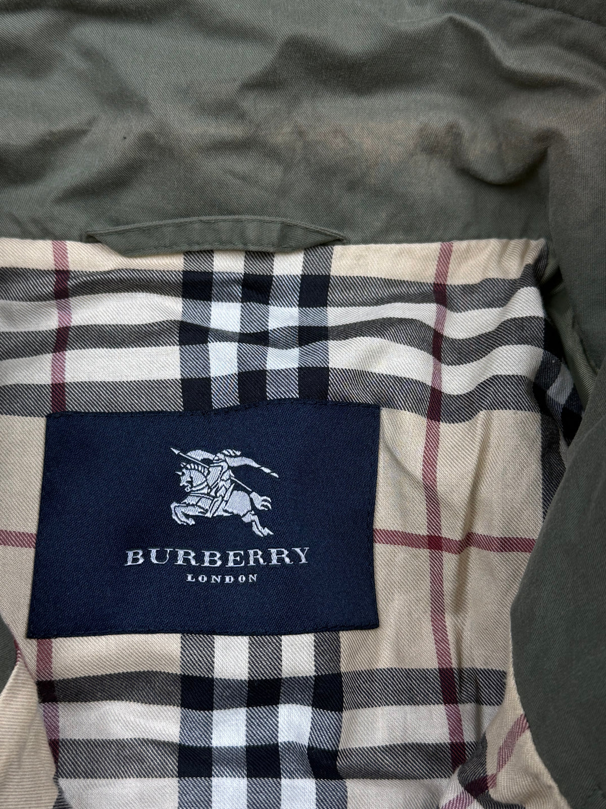 vintage Burberry harringtonjacket {XL}
