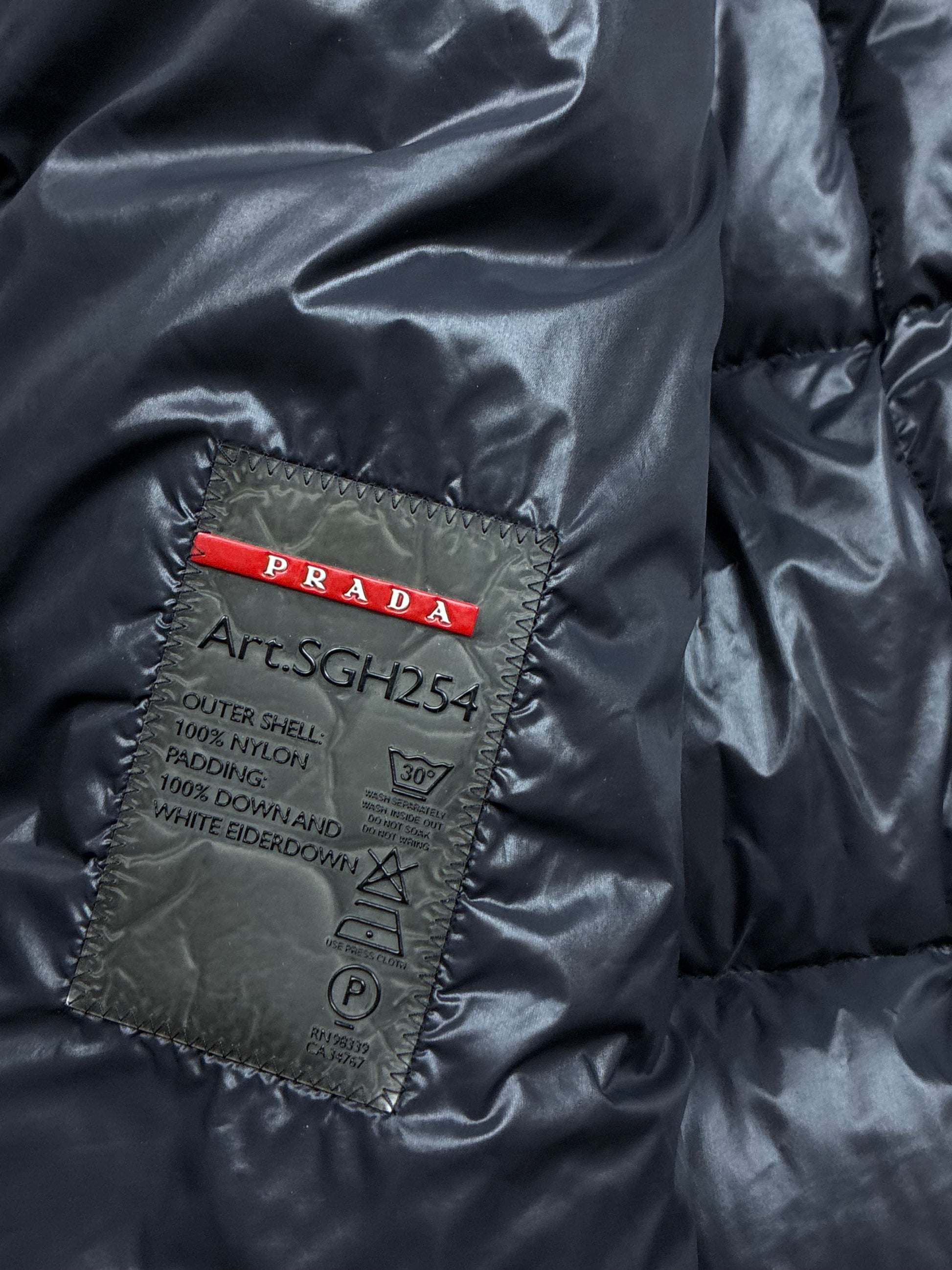 vintage black Prada pufferjacket {M}