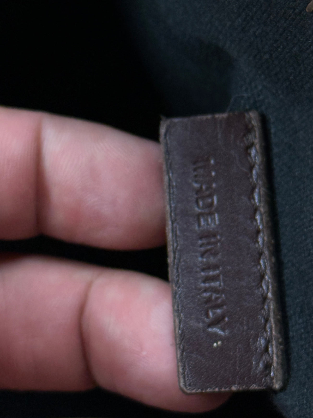 vintage Burberry slingbag