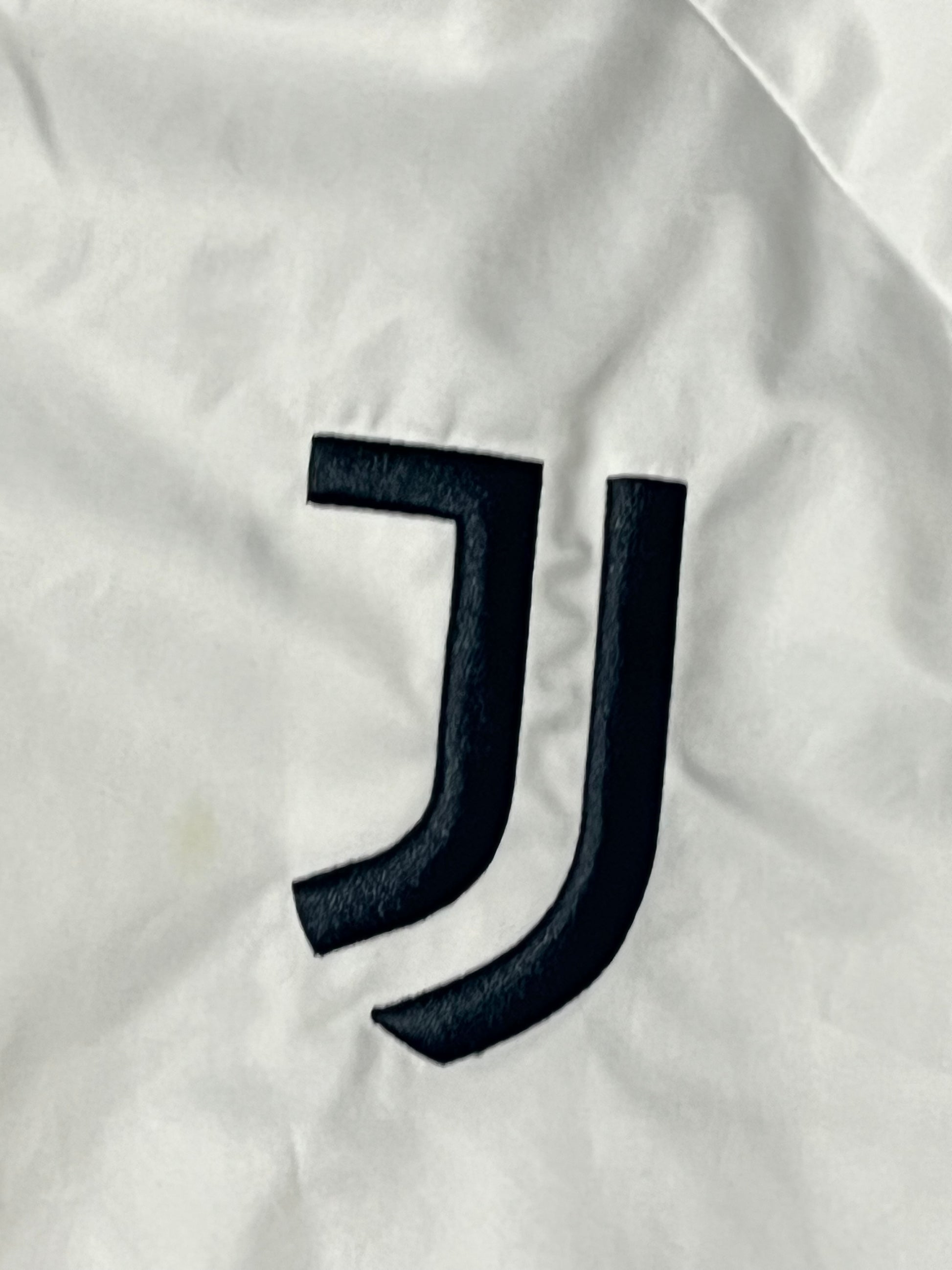 white Adidas Juventus Turin windbreaker {L}