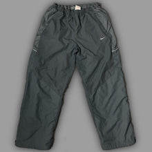 Carregar imagem no visualizador da galeria, vintage Nike trackpants {XL}
