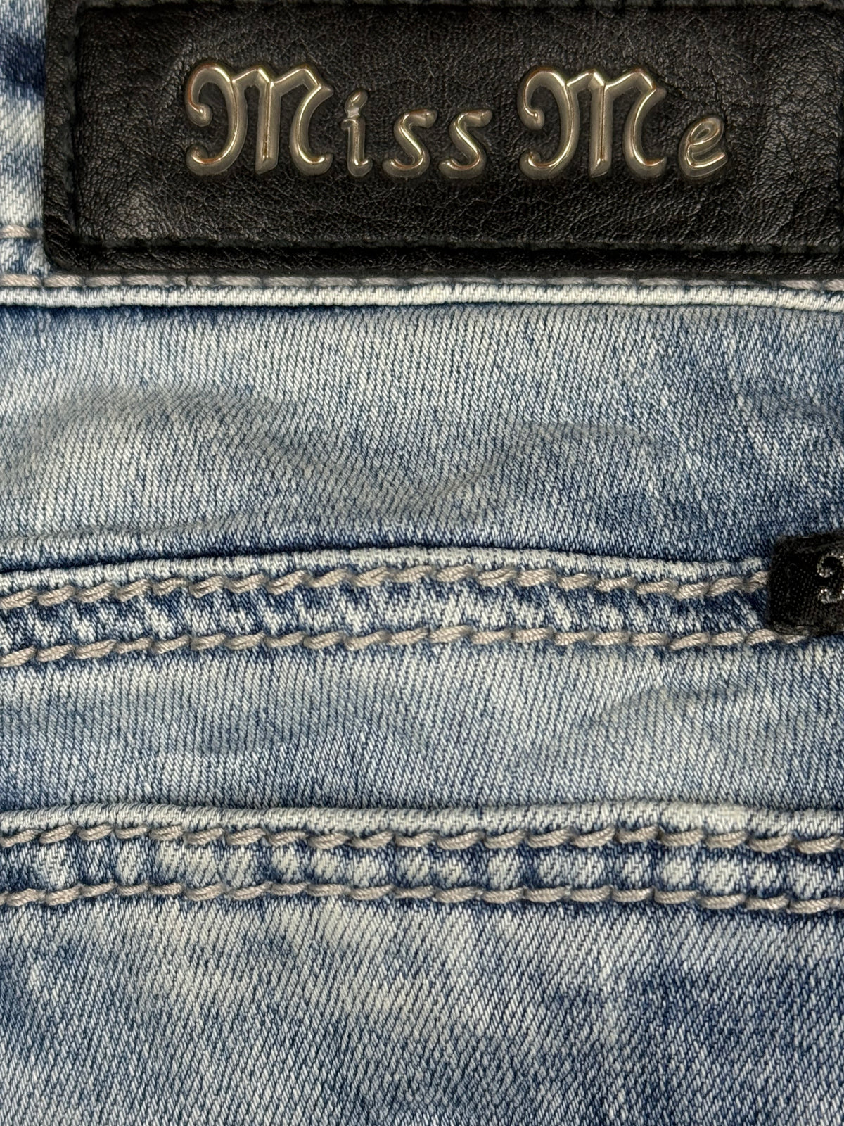 vintage Miss Me jeans {M}