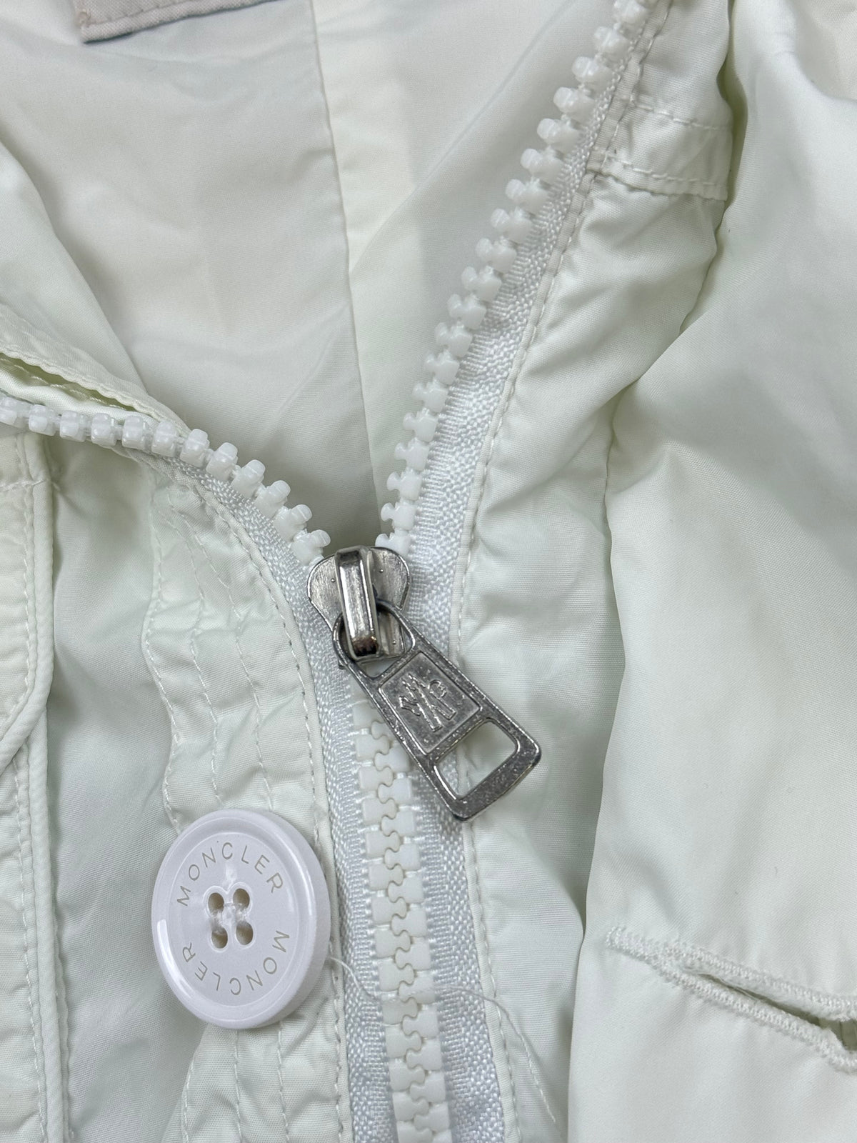 vintage Moncler windbreaker {S}