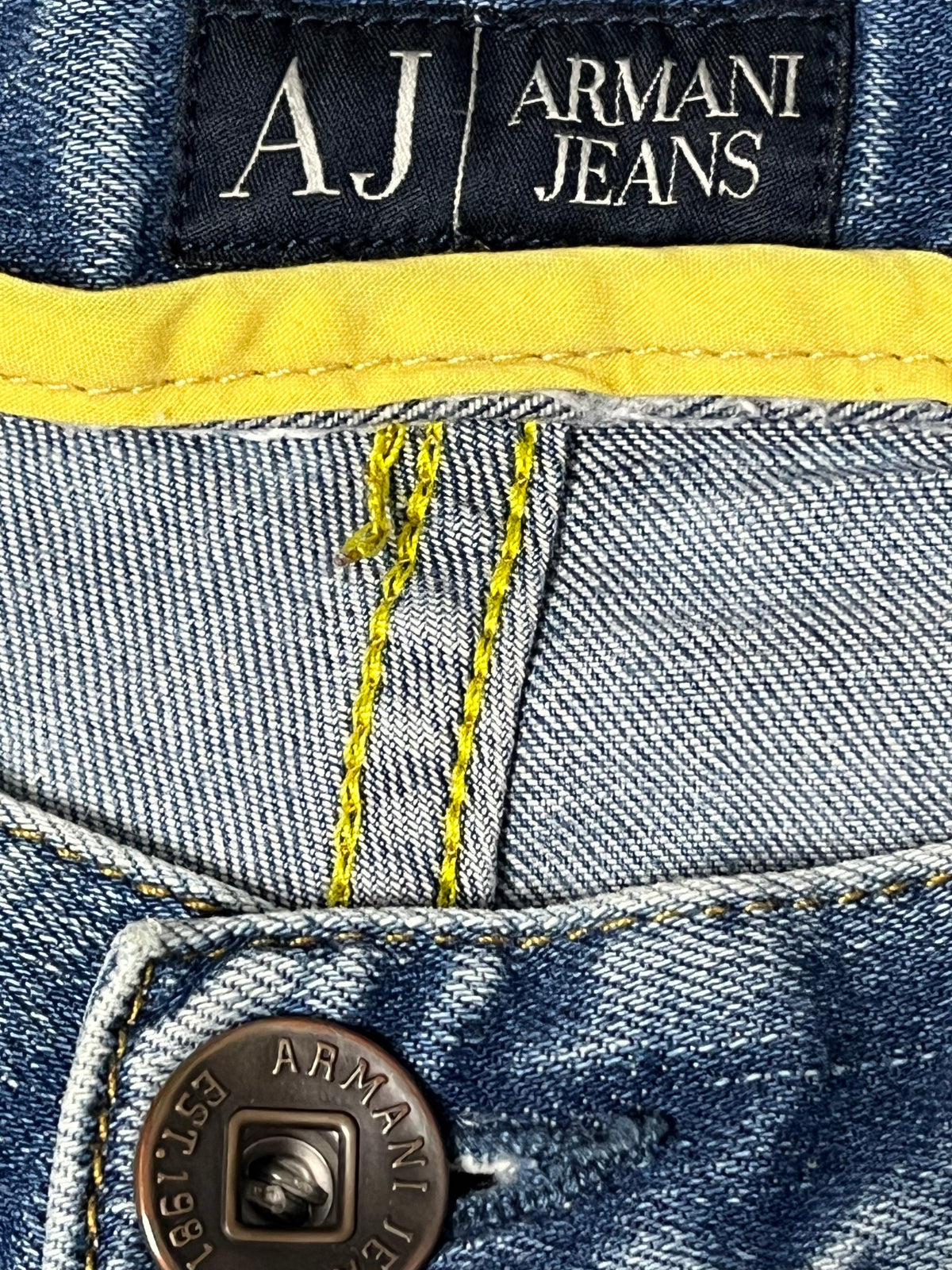 vintage Armani jeans {M}