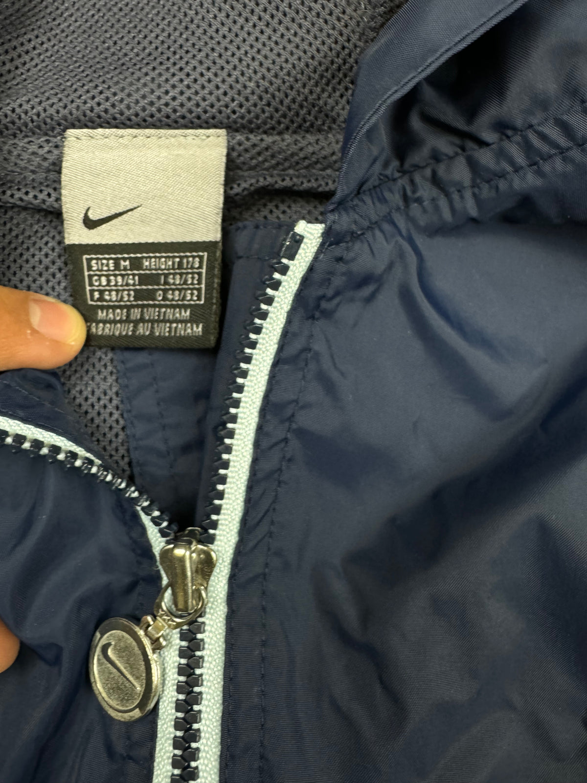 vintage Nike windbreaker {M}