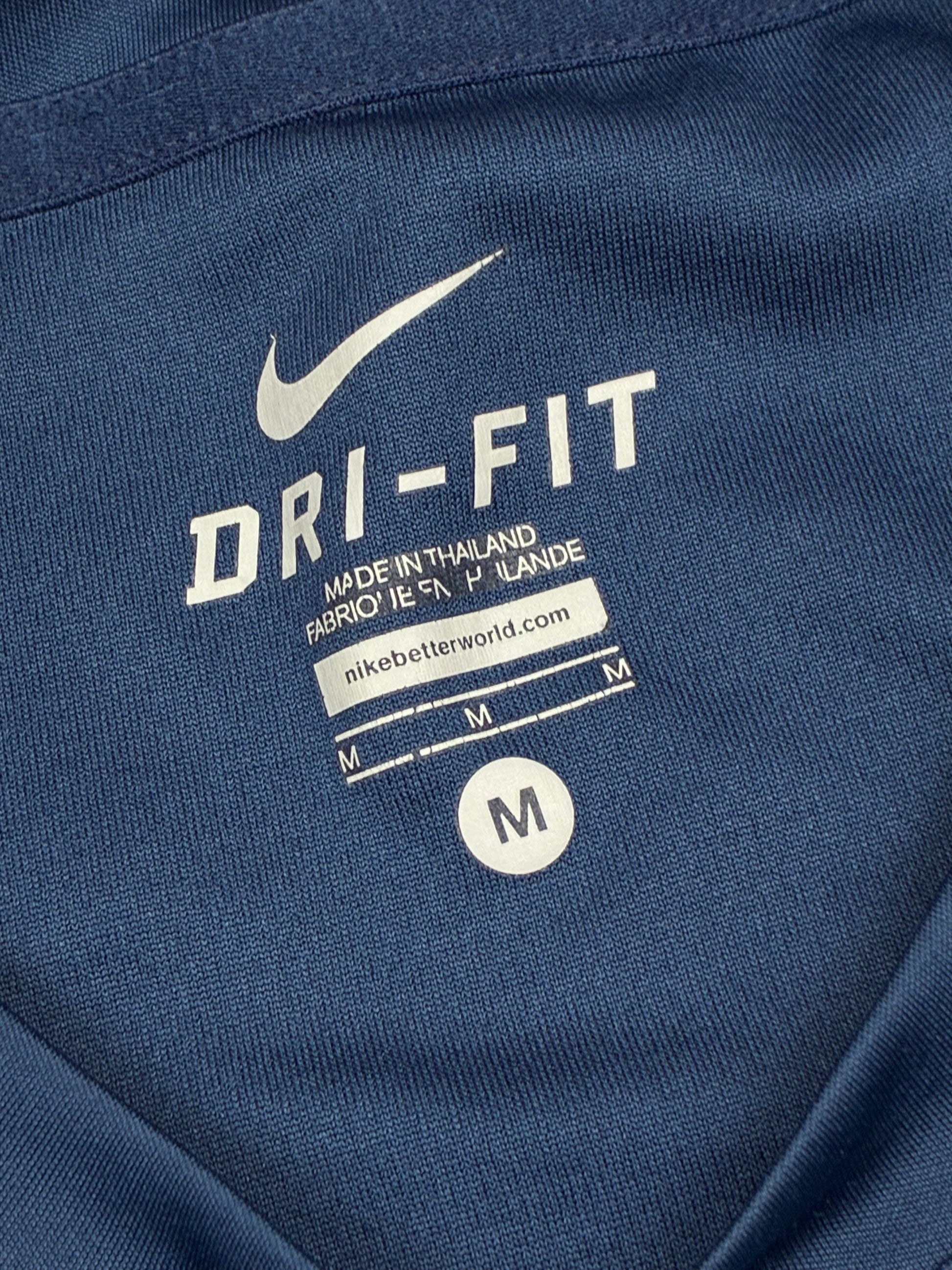 vintage Nike Fc Barcelona trainingjersey {M}