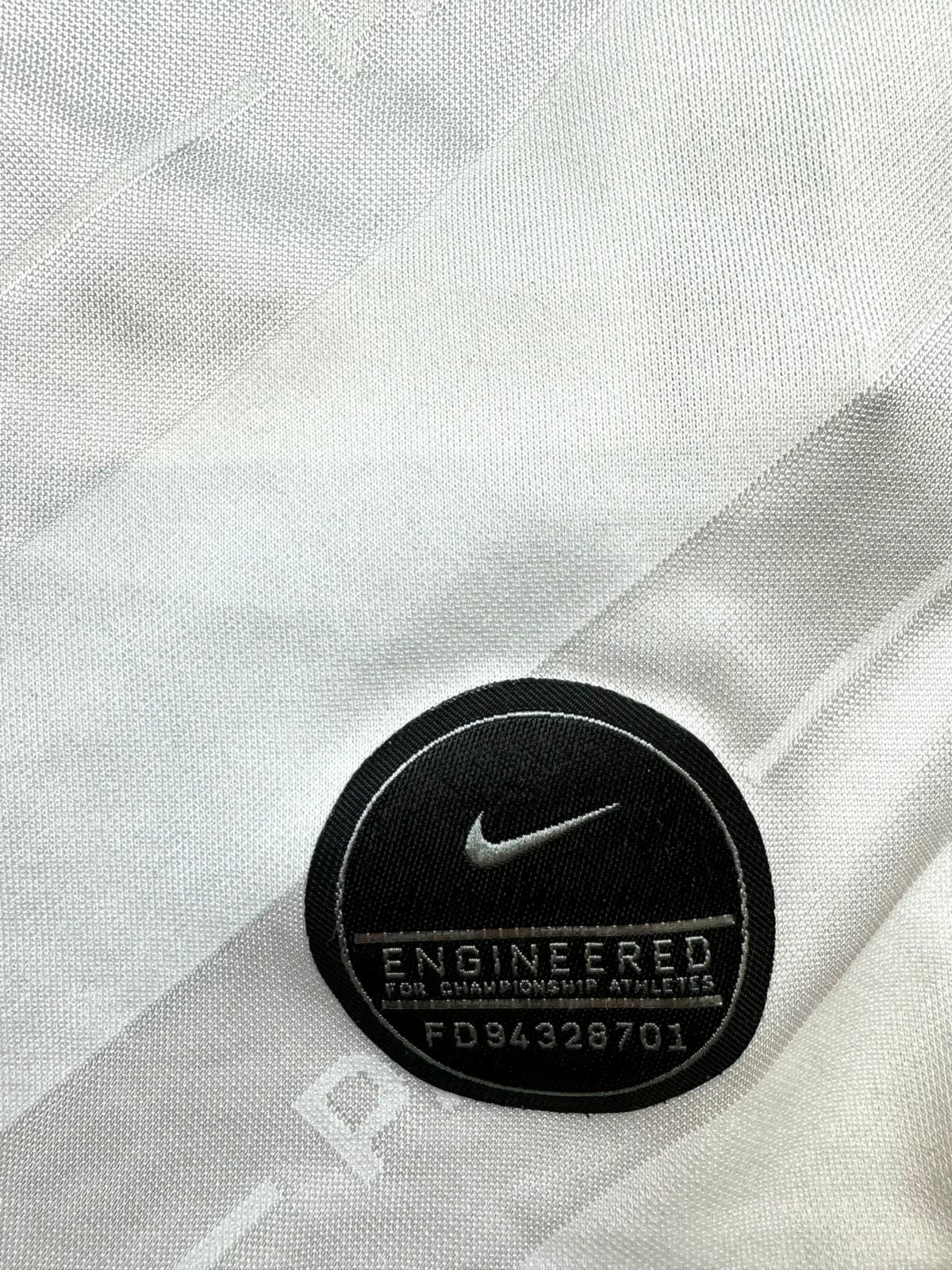 white Nike NEYMAR10 home jersey {L}