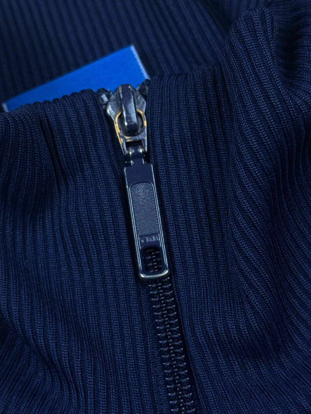 vintage navyblue Adidas trackjacket {L}