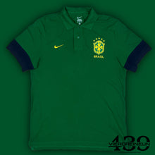 Carregar imagem no visualizador da galeria, vintage Nike Brasil polo {M}
