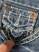 Load image into Gallery viewer, vintage True Religion jeans {XL}
