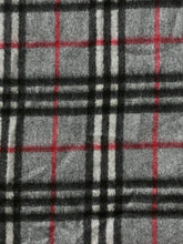 Carregar imagem no visualizador da galeria, vintage Burberry scarf
