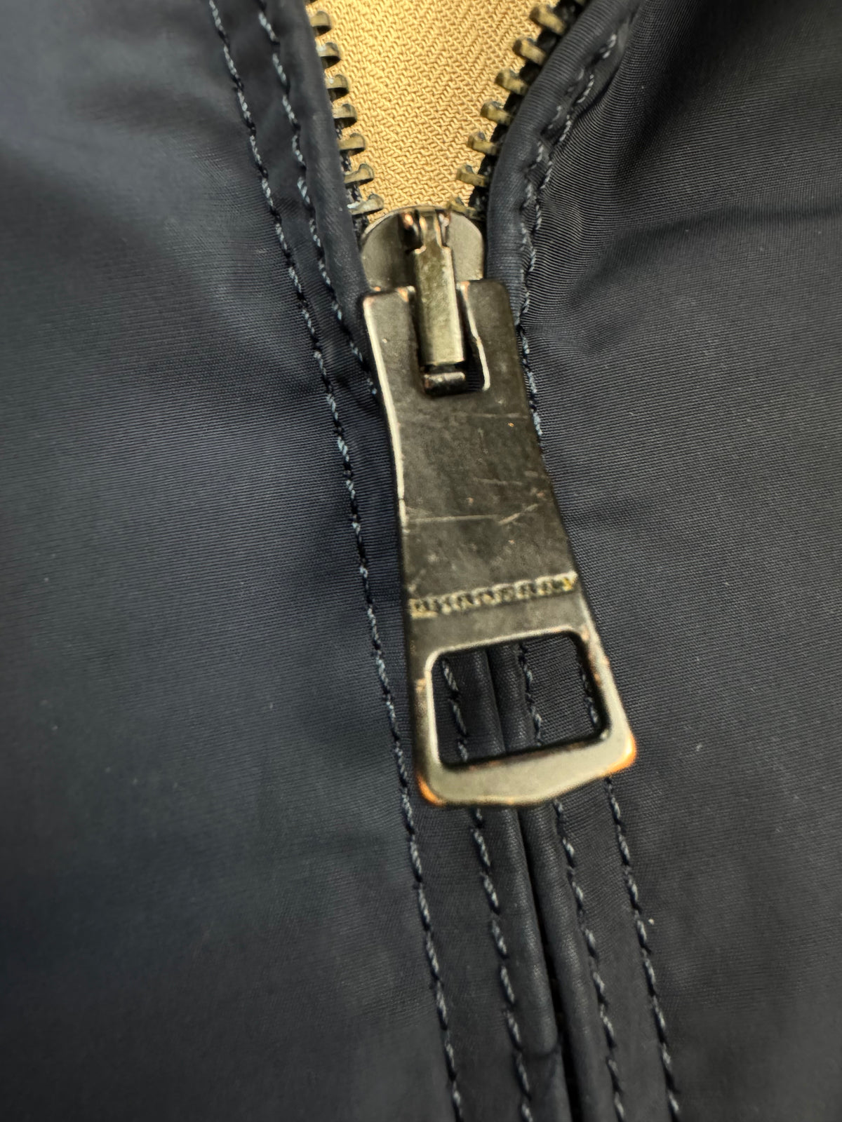 vintage navyblue Burberry windbreaker {S}