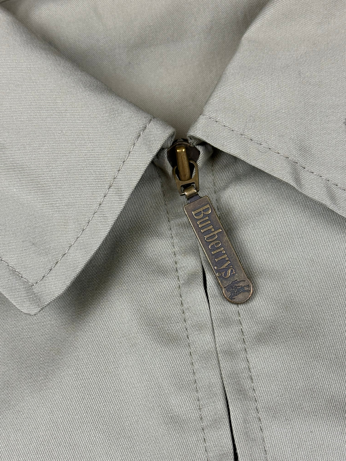 vintage Burberry harringtonjacket {XL}