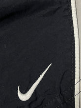 Carica l&#39;immagine nel visualizzatore di Gallery, vintage Nike shorts {M}

