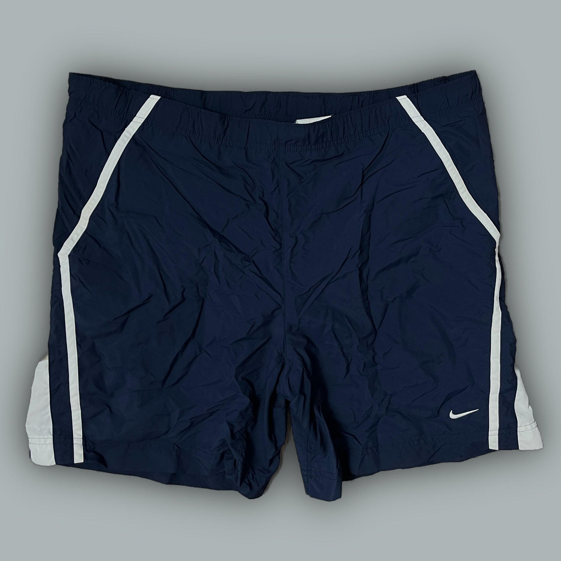 vintage Nike shorts {M}