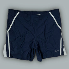 Carregar imagem no visualizador da galeria, vintage Nike shorts {M}
