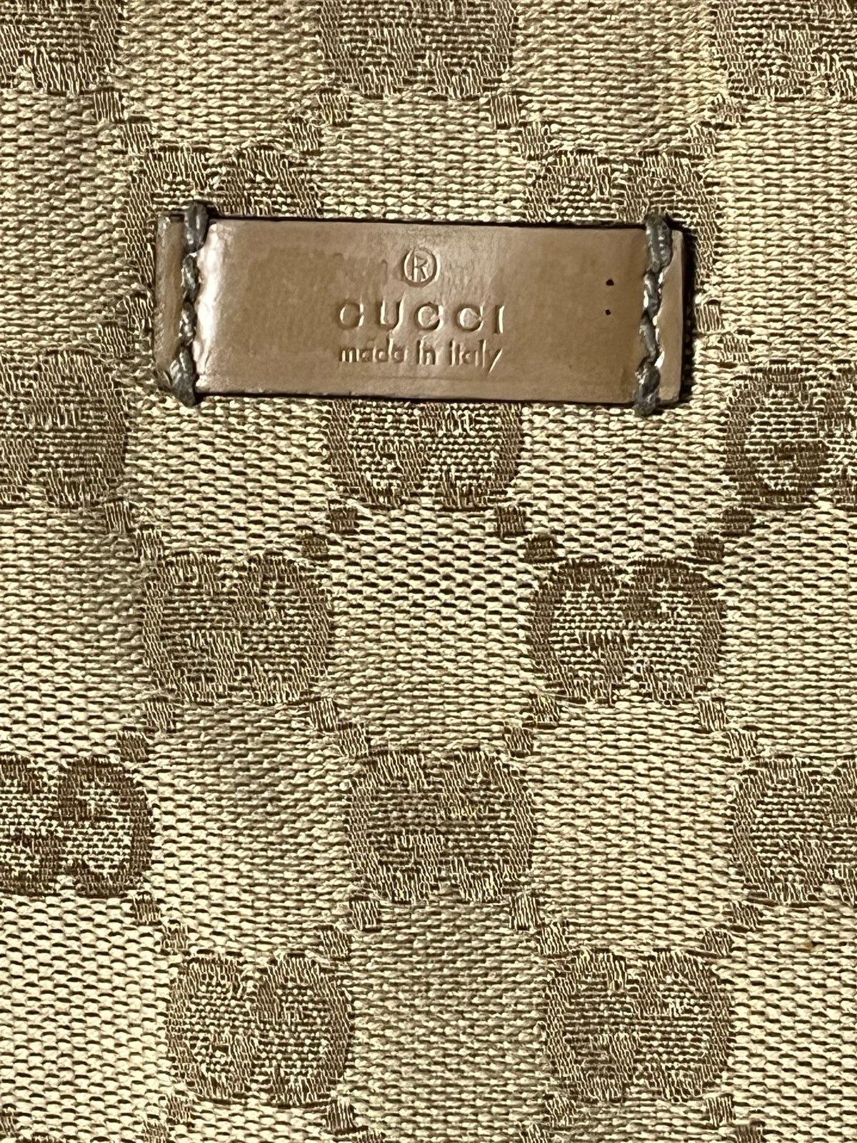 vintage Gucci slingbag