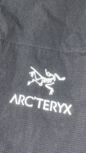 Carregar imagem no visualizador da galeria, vintage Arcteryx windbreaker {M}
