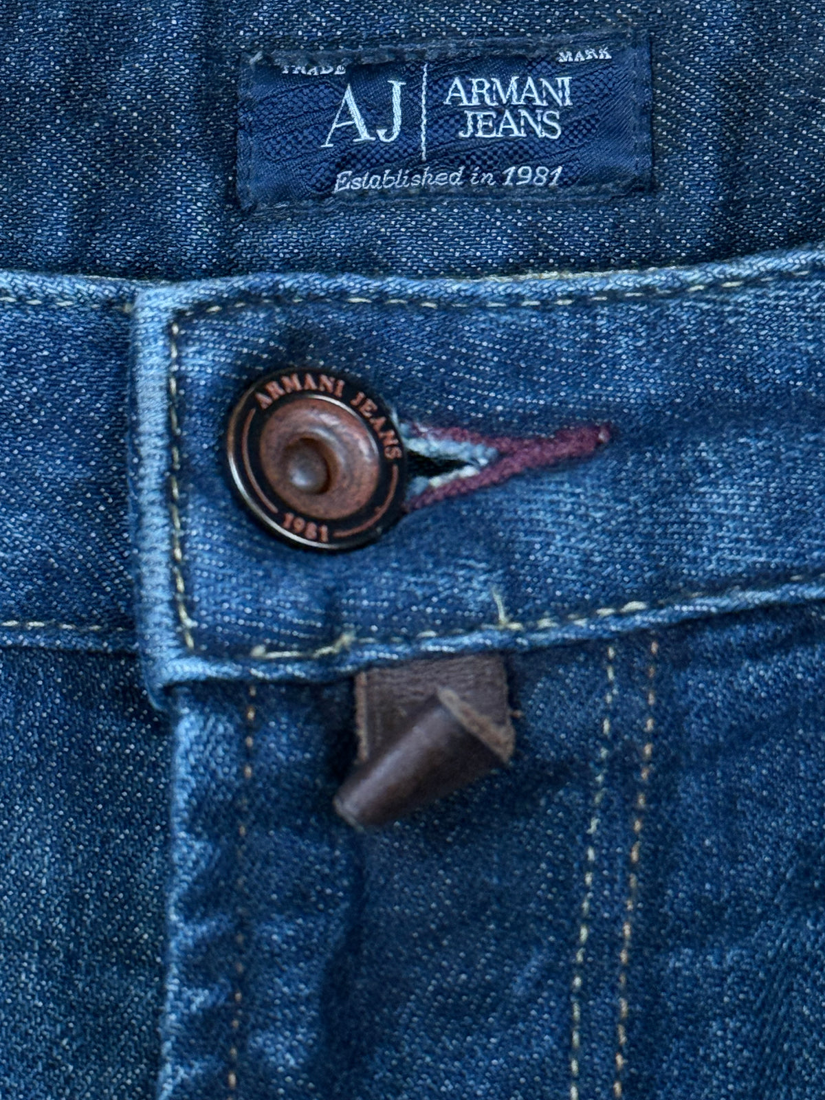 vintage Armani jeans {M}