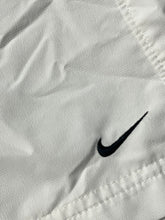 Lade das Bild in den Galerie-Viewer, vintage Nike shorts {S}
