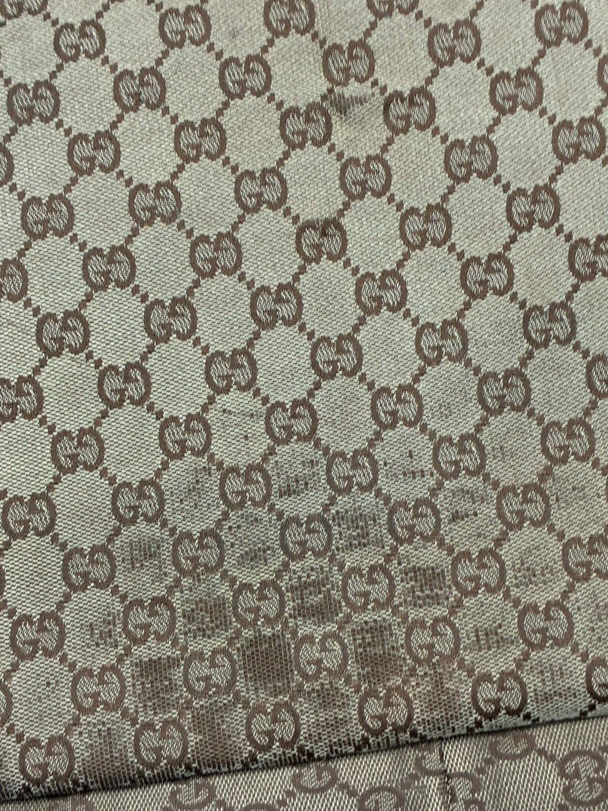 vintage Gucci slingbag