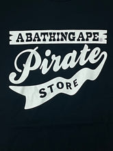 Cargar imagen en el visor de la galería, vintage BAPE a bathing ape t-shirt pirate {S}
