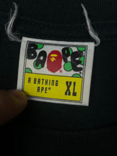 Cargar imagen en el visor de la galería, vintage BAPE a bathing ape t-shirt {XL}
