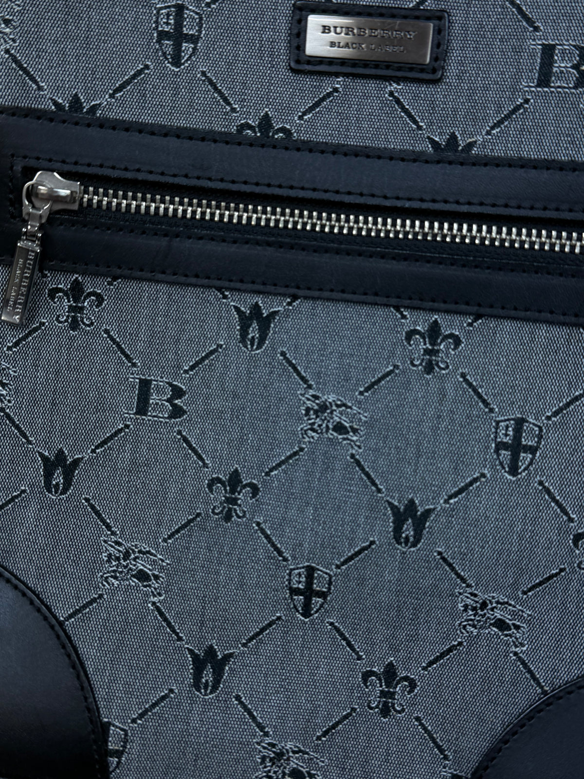 vintage Burberry Black Label slingbag