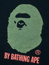 Carregar imagem no visualizador da galeria, vintage BAPE a bathing ape t-shirt {XXL}
