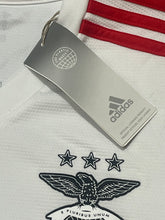 Cargar imagen en el visor de la galería, white Adidas SL Benfica 2021-2022 away jersey DSWT {S}
