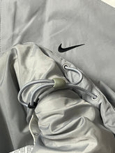 Cargar imagen en el visor de la galería, vintage Nike winterjacket {M-L}
