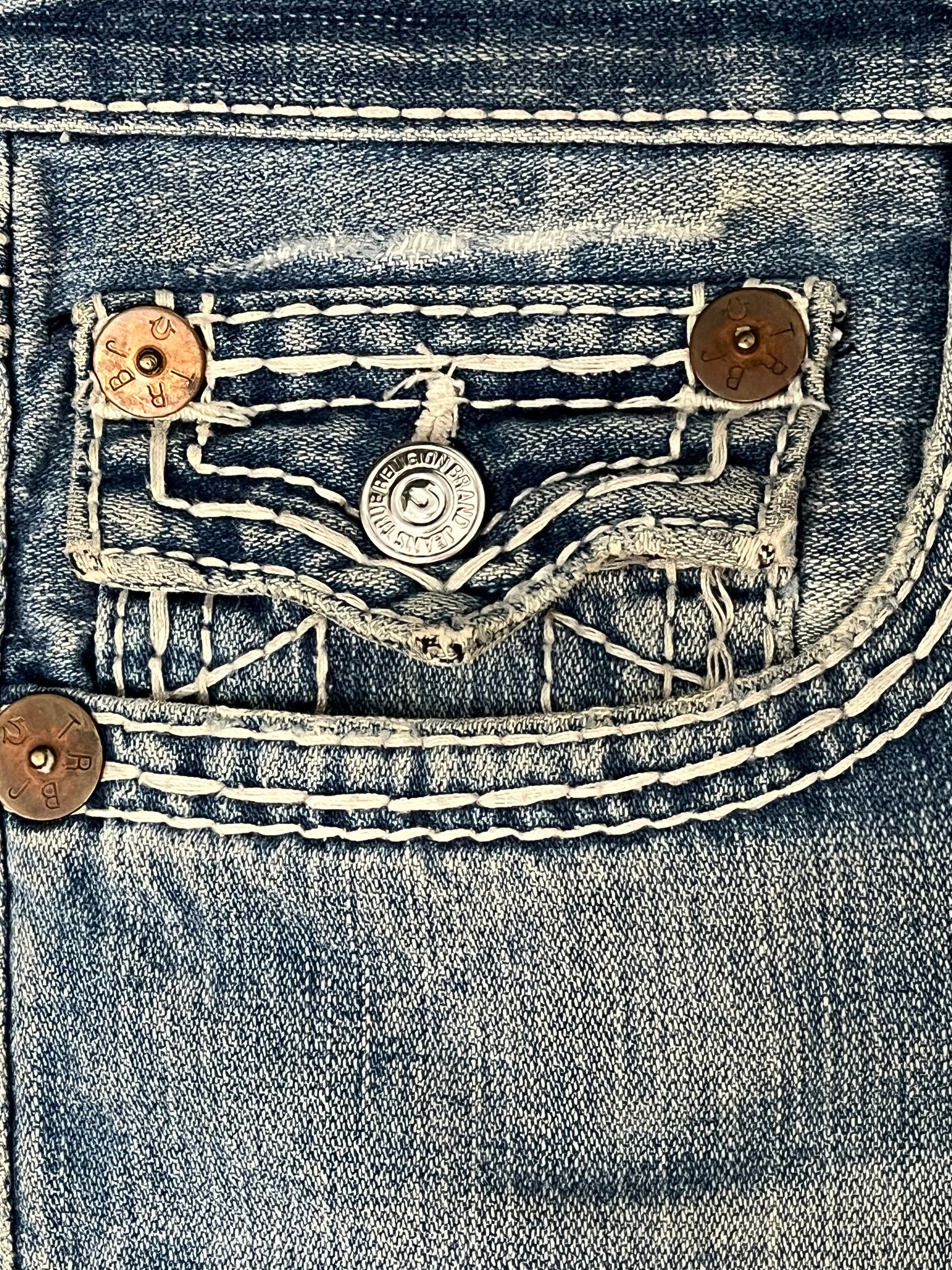 vintage True Religion jeans {M-L}