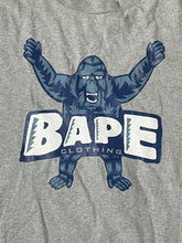 Carica l&#39;immagine nel visualizzatore di Gallery, vintage BAPE a bathing ape t-shirt {XXL}
