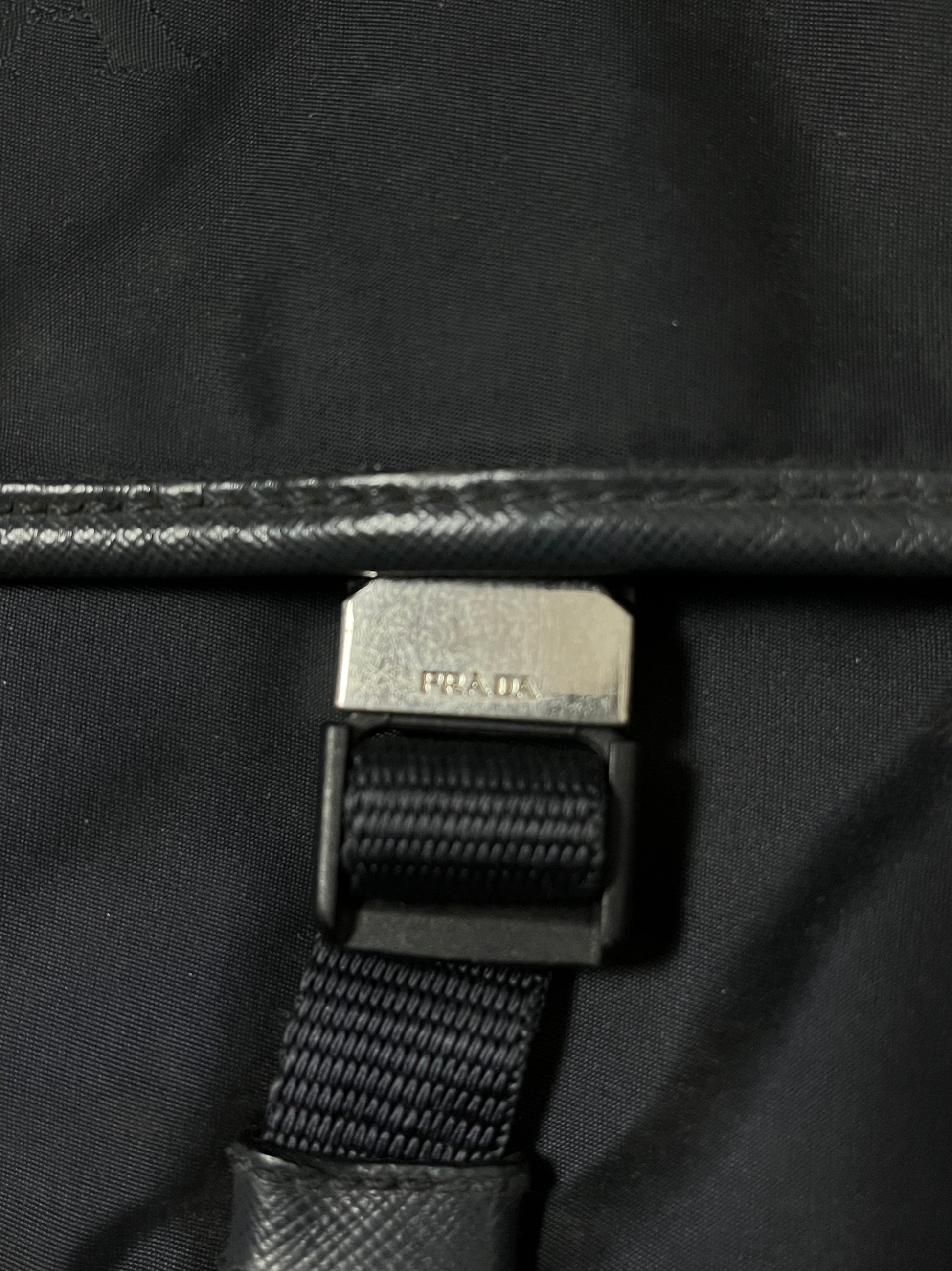 vintage Prada messengerbag