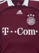 Cargar imagen en el visor de la galería, vintage Adidas Bayern Munich 2006-2007 UCL home jersey {XS}
