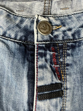 Carica l&#39;immagine nel visualizzatore di Gallery, vintage Emporio Armani jeans {XL}
