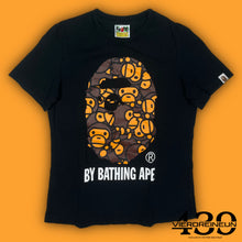 Carregar imagem no visualizador da galeria, vintage BAPE a bathing ape t-shirt {S}
