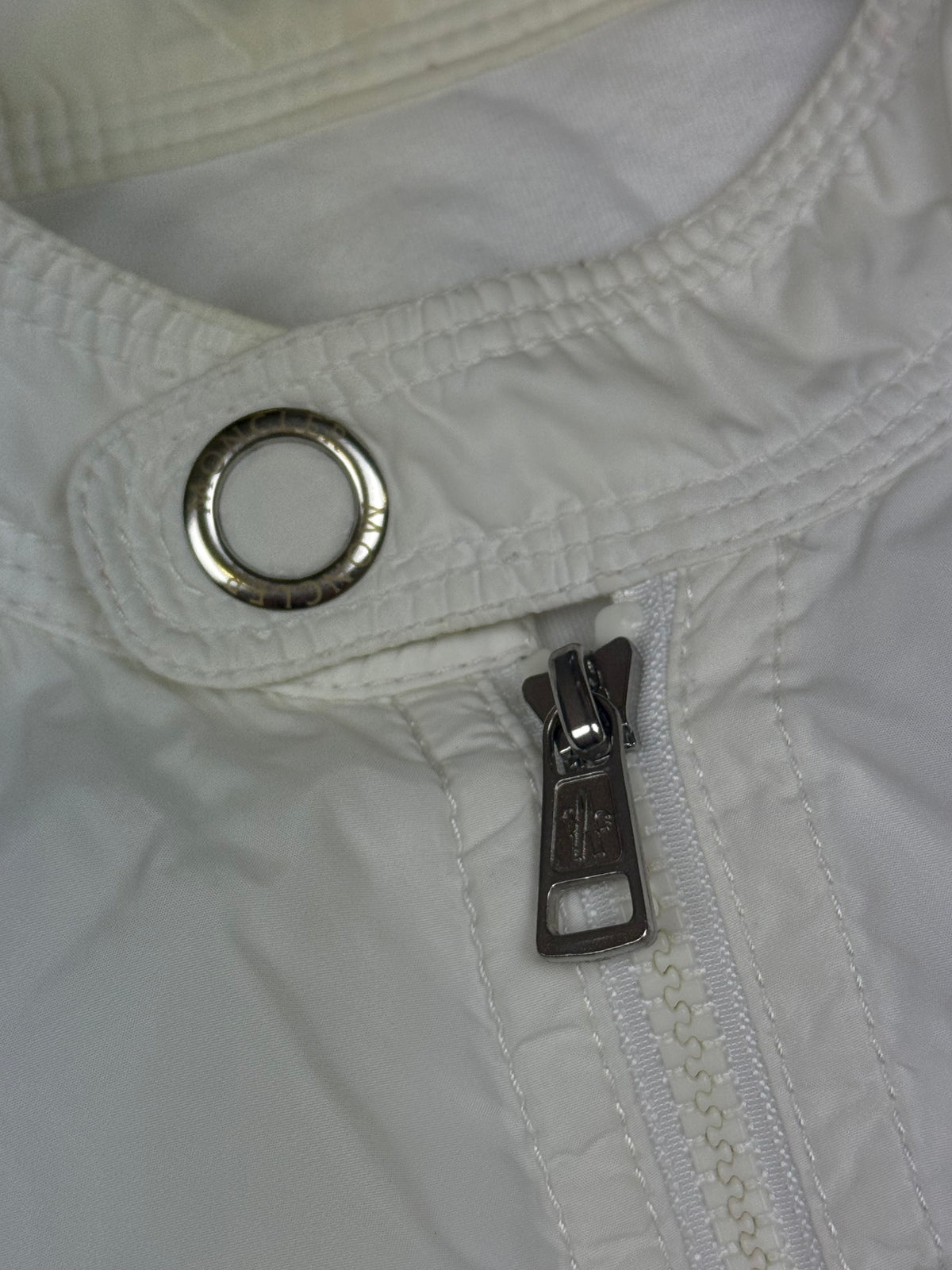 vintage Moncler windbreaker {M}